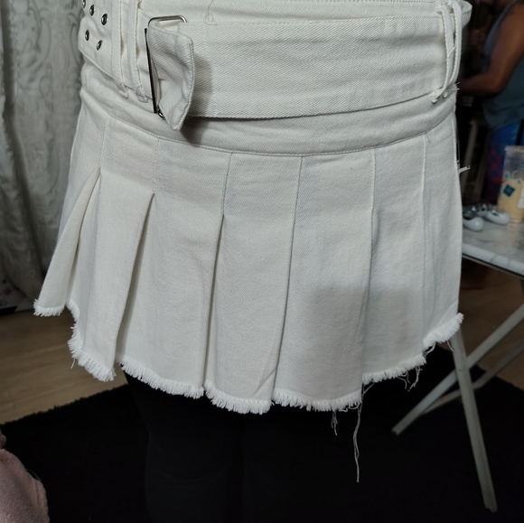 White jean ruffled skirt stretchy - Picture 4 of 7